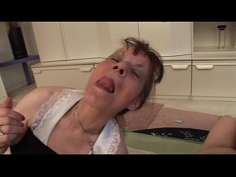 ❤️ Zwei Großmütter und ein Großvater haben einen Dreier Sex video bei uns de.seecamsus.top