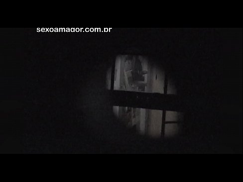 ❤️ Blondie wird heimlich von einem Voyeur aus der Nachbarschaft gefilmt, der sich hinter Hohlblocksteinen versteckt Sex video bei uns de.seecamsus.top